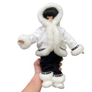 Royalton Collection Eskimo Doll Vintage 1997 Snowflake Porcelain Child READ